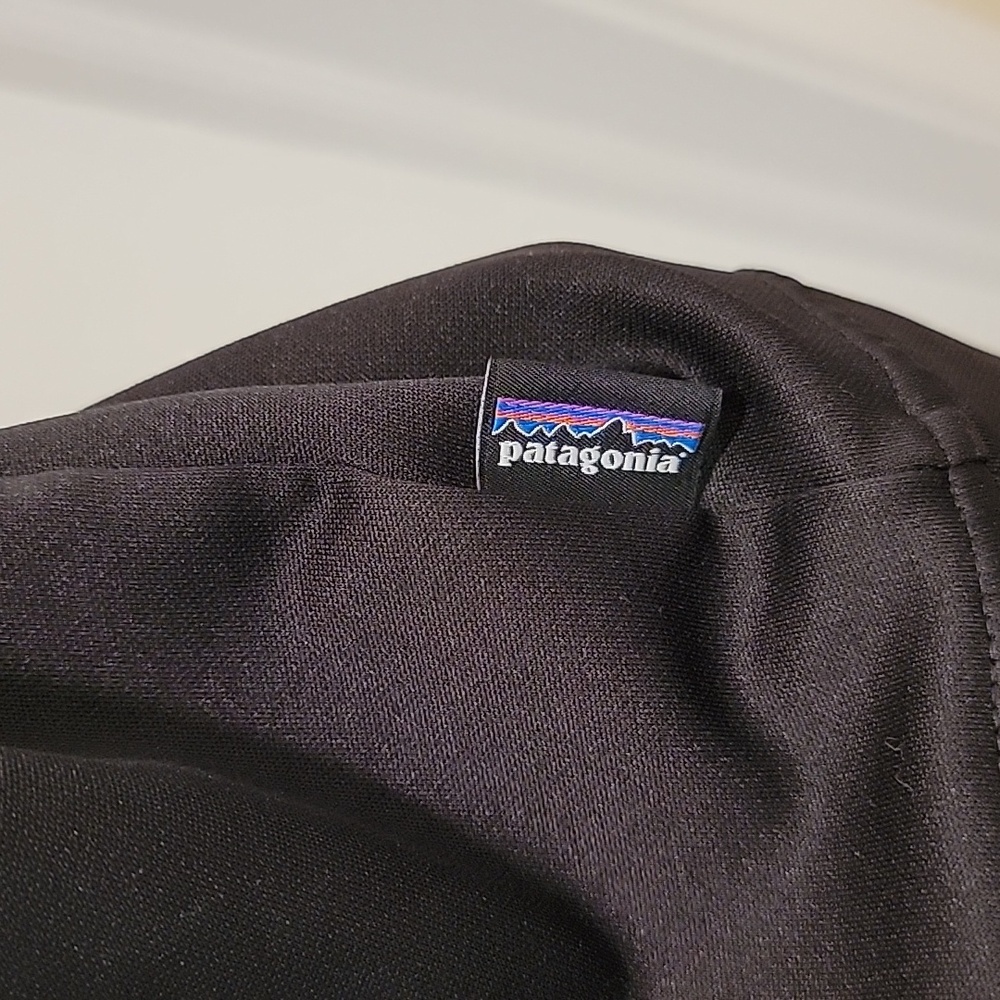 Patagonia Men's Black Hoodie Logo Size XL - Picture 6 of 9